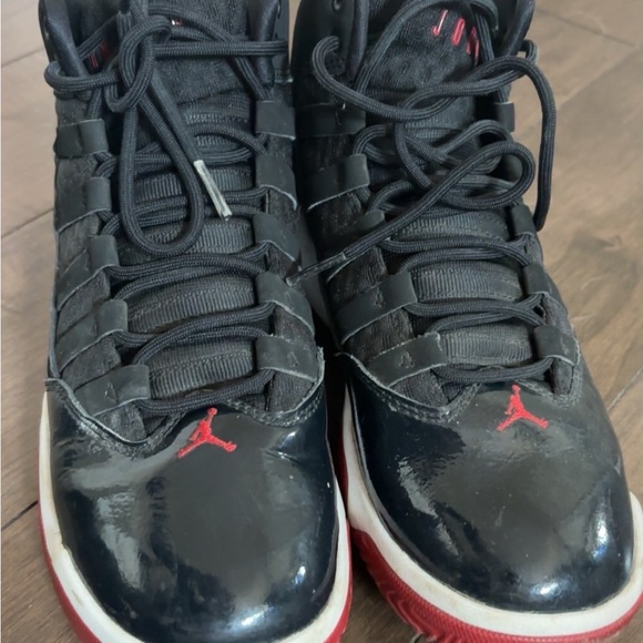 5.5 Jordan black aura Black gym Red  Sneakers - Picture 4 of 4